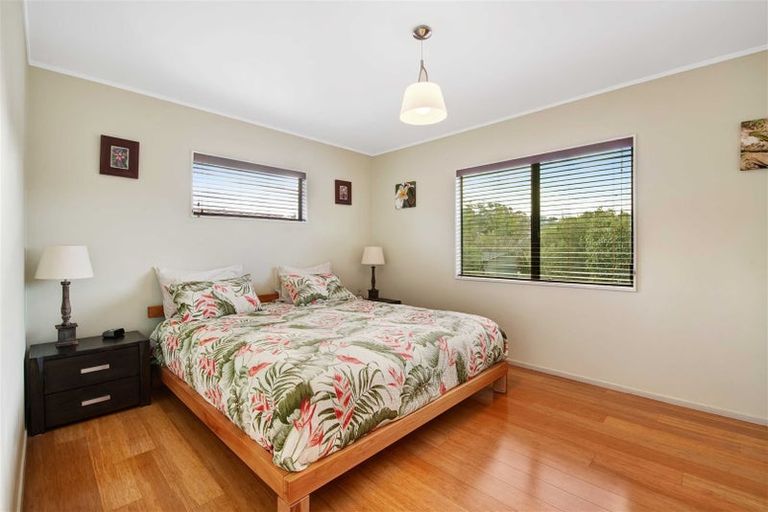 Photo of property in 39 D'oyly Drive, Stanmore Bay, Whangaparaoa, 0932