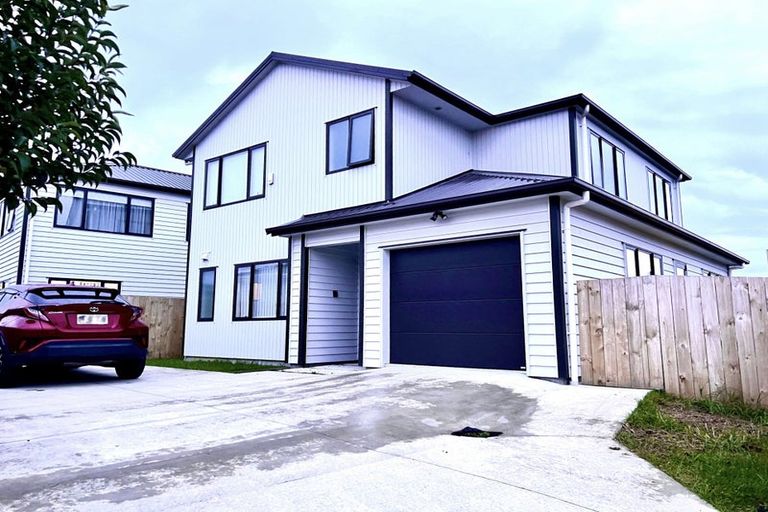 Photo of property in 2 Fiesta Drive, Half Moon Bay, Auckland, 2012
