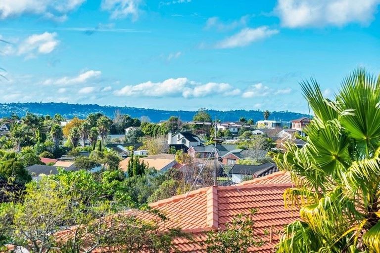 Photo of property in 13 Ballini Rise, West Harbour, Auckland, 0618