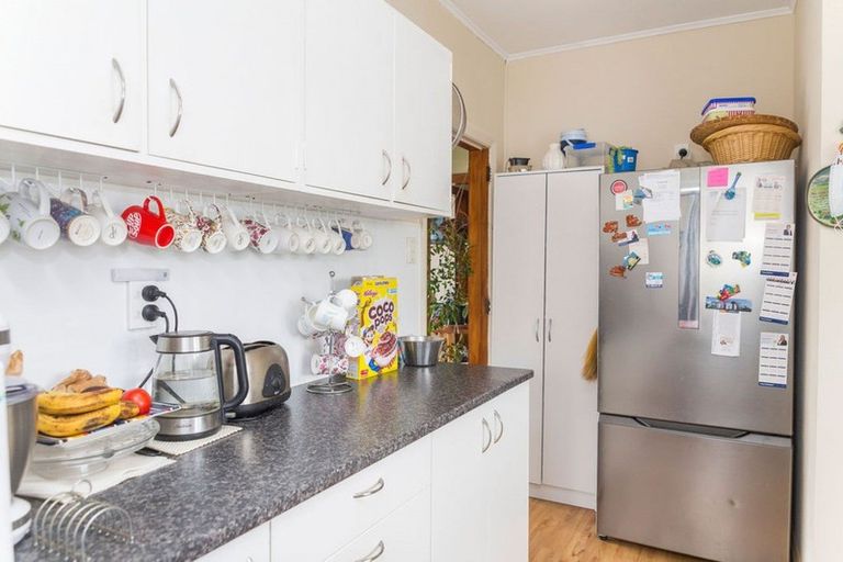 Photo of property in 6 Gertrude Street, Dannevirke, 4930