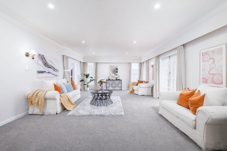 Photo of property in 32 Oakland Avenue, Papatoetoe, Auckland, 2025