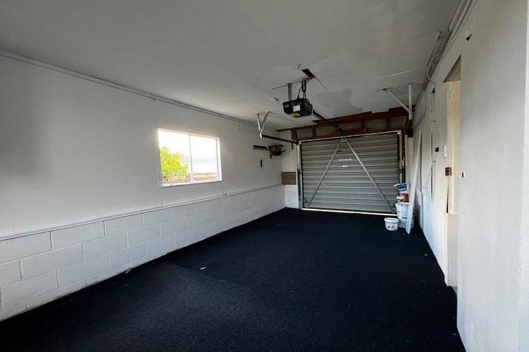 Photo of property in 2/69 Simon Ellice Drive, Bayview, Auckland, 0629