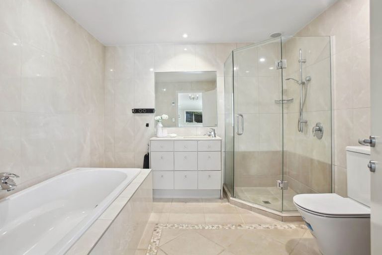 Photo of property in 150 Bleakhouse Road, Mellons Bay, Auckland, 2014