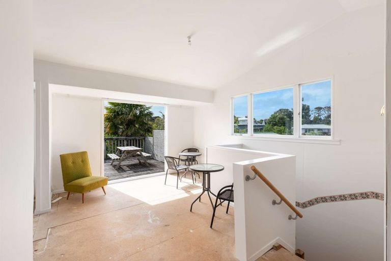 Photo of property in 26 Shelly Beach Road, Shelly Beach, South Head, 0874