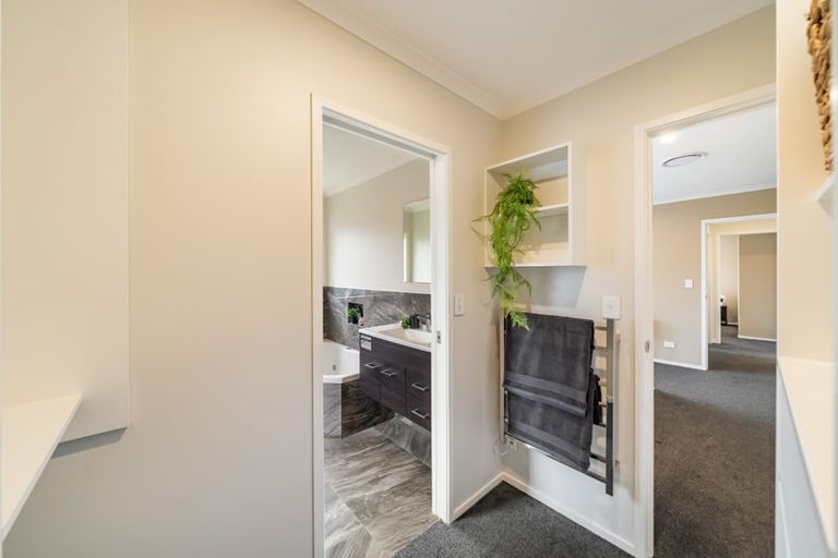 Photo of property in 19 Poulson Grove, Trentham, Upper Hutt, 5018