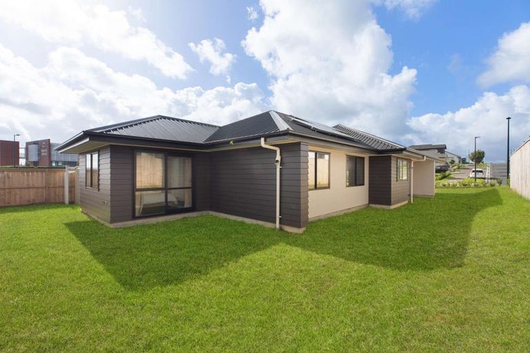 Photo of property in 3 Rosslands Avenue, Karaka, 2124