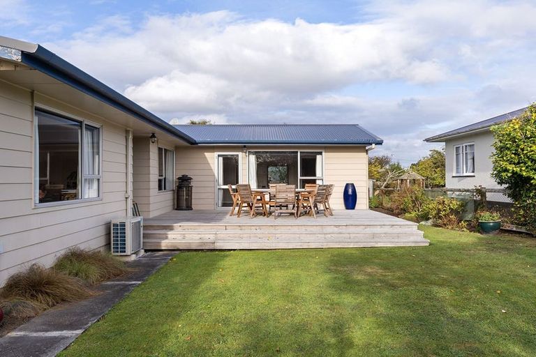 Photo of property in 10 Avon Street, Rongotea, 4476