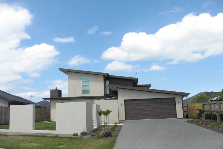 Photo of property in 4 Belgrove Place, Parklands, Christchurch, 8083
