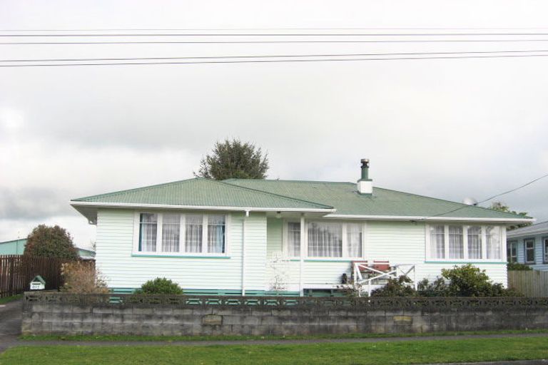 Photo of property in 207 Omata Road, Spotswood, New Plymouth, 4310