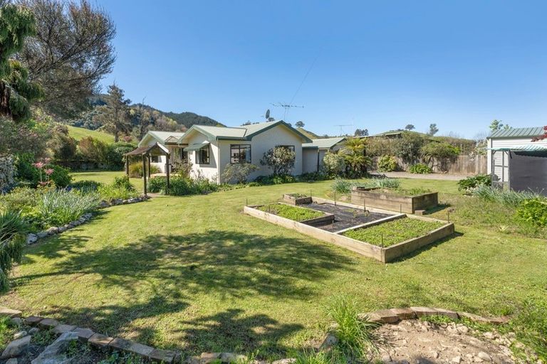 Photo of property in 2 Riwaka-kaiteriteri Road, Riwaka, Motueka, 7197