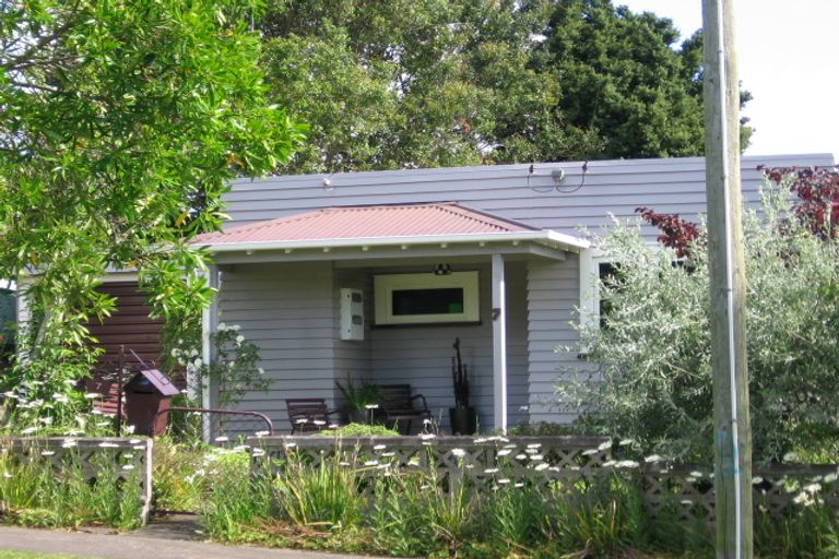Photo of property in 7 Ahiriri Avenue, Avondale, Auckland, 0600