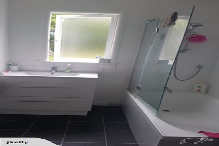 Photo of property in 22 Philson Terrace, Browns Bay, Auckland, 0630