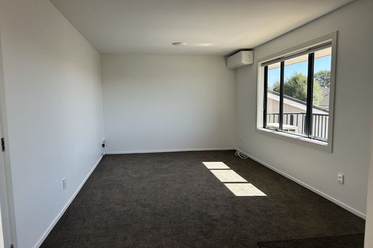 Photo of property in 2/7 Division Street, Riccarton, Christchurch, 8041