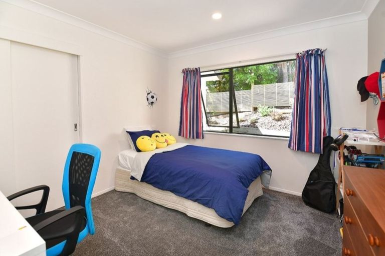 Photo of property in 4 Grovenor Drive, Orewa, 0931