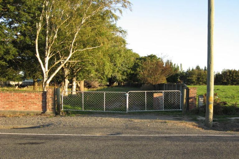 Photo of property in 1-2/184 High Street, Leeston, 7632