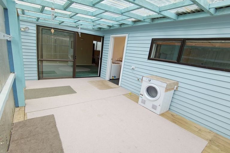 Photo of property in 104 Parkvale Road, Karori, Wellington, 6012