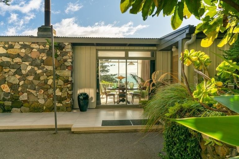 Photo of property in 16 Pa Road, Pukerua Bay, 5026
