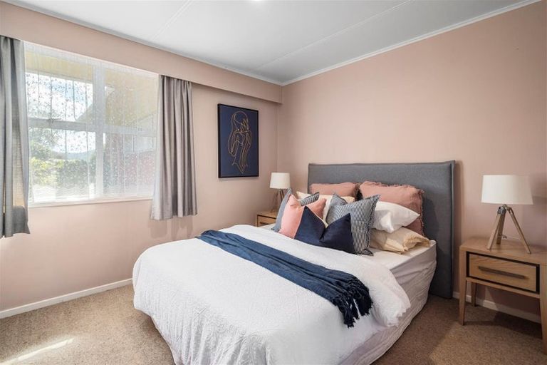 Photo of property in 3 Carter Drive, Pomare, Rotorua, 3015