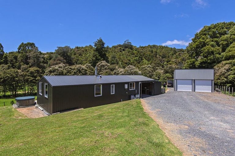 Photo of property in 241a Hailes Road, Whananaki, 0181