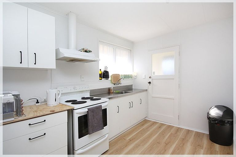 Photo of property in 63 Hinemoa Street, Levin, 5510