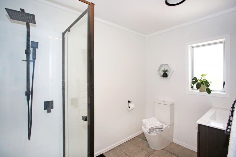 Photo of property in 21 View Road, Papakura, 2110