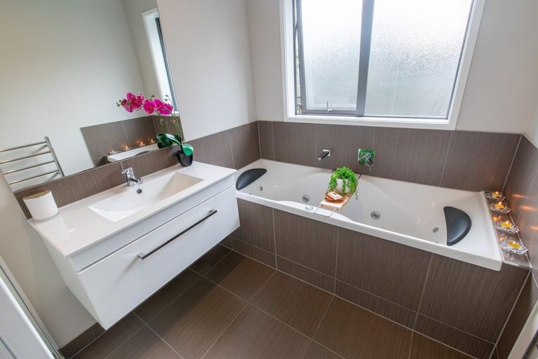 Photo of property in 7 Kennedy Lane, Hamilton East, Hamilton, 3216