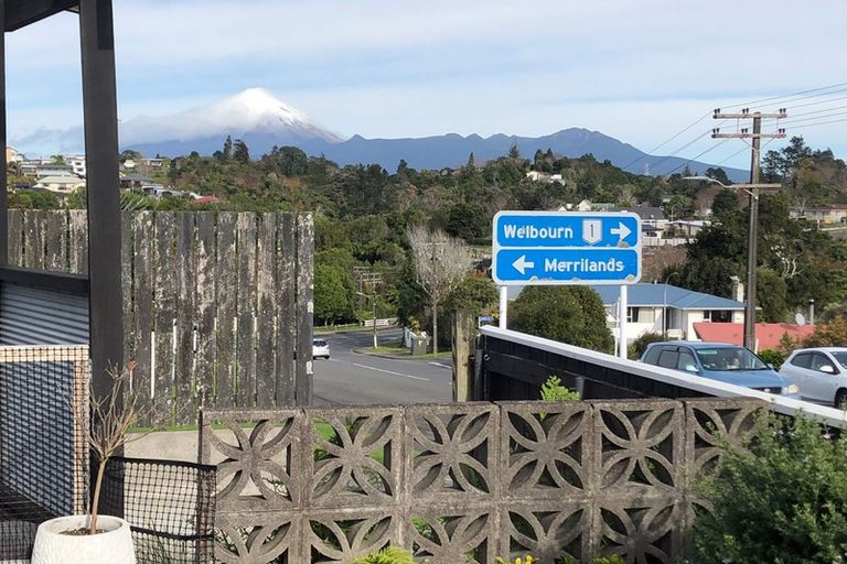 Photo of property in 105 Awanui Street, Merrilands, New Plymouth, 4312