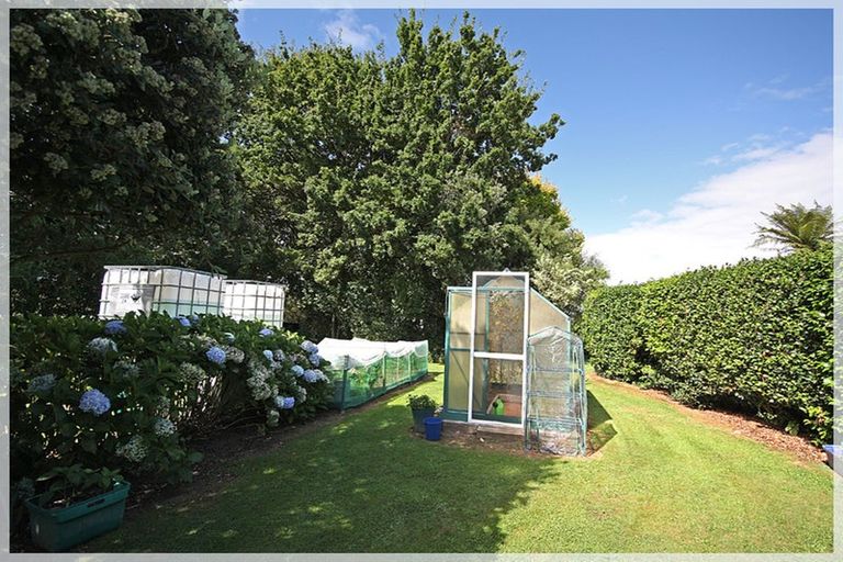 Photo of property in 1071 Queen Street East, Levin, 5510