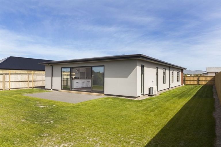 Photo of property in 33 Kingsbridge West, Burwood, Christchurch, 8083