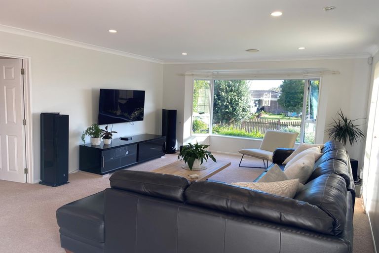 Photo of property in 1 Tuakura Way, The Gardens, Auckland, 2105