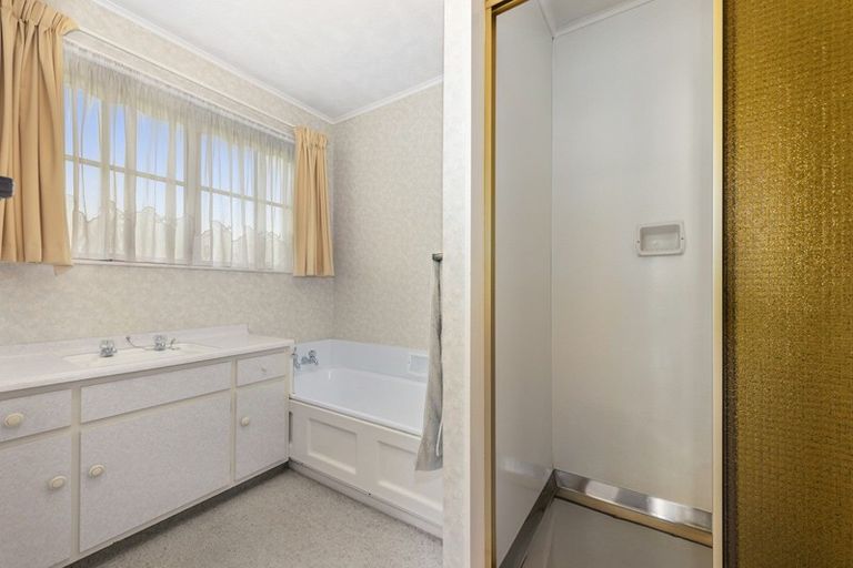 Photo of property in 3 Dowling Grove, Silverstream, Upper Hutt, 5019