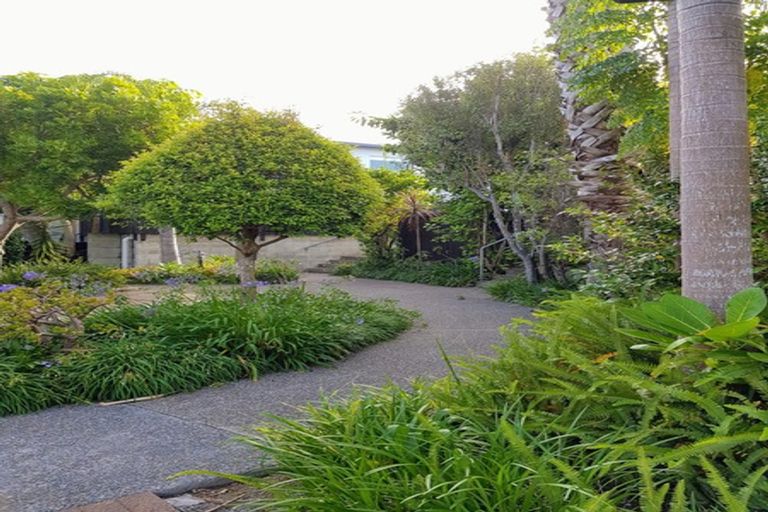 Photo of property in 11/72 Kitchener Road, Milford, Auckland, 0620