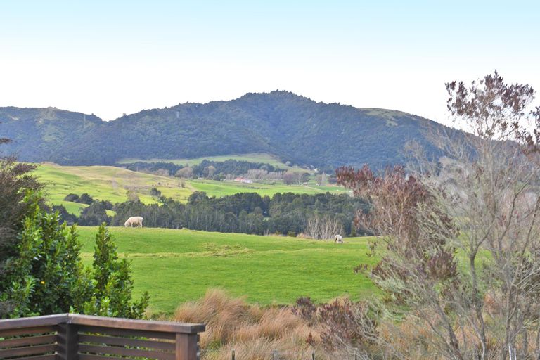 Photo of property in 301 Ranganui Road, Kaiwaka, 0573