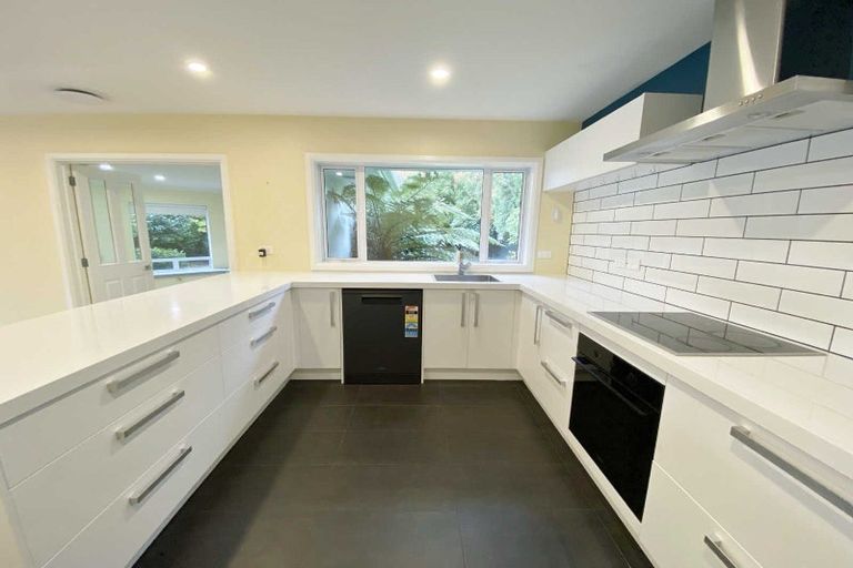 Photo of property in 70 Bowenvale Avenue, Cashmere, Christchurch, 8022