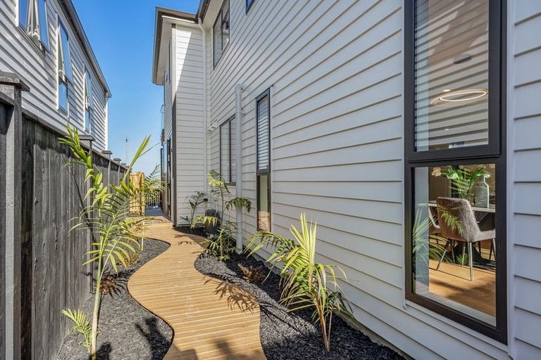 Photo of property in 14 Pakirikiri Street, Long Bay, Auckland, 0630