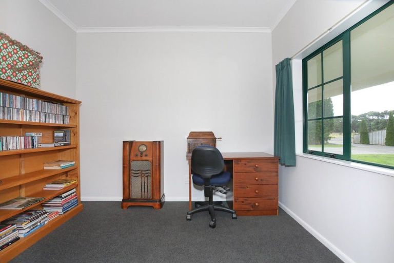 Photo of property in 8 Brandon Hall Road, Bulls, 4894