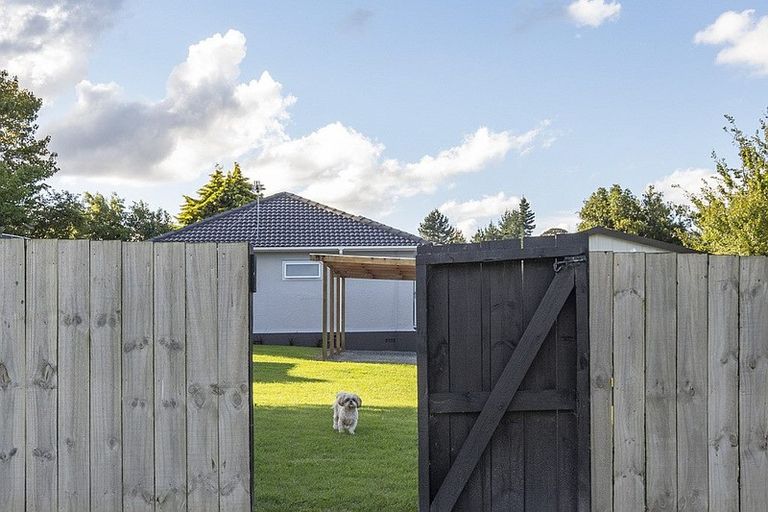 Photo of property in 4 Bethells Road, Waitakere, Auckland, 0816