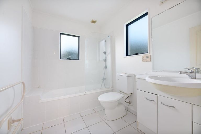 Photo of property in 9 Butia Avenue, Henderson, Auckland, 0612