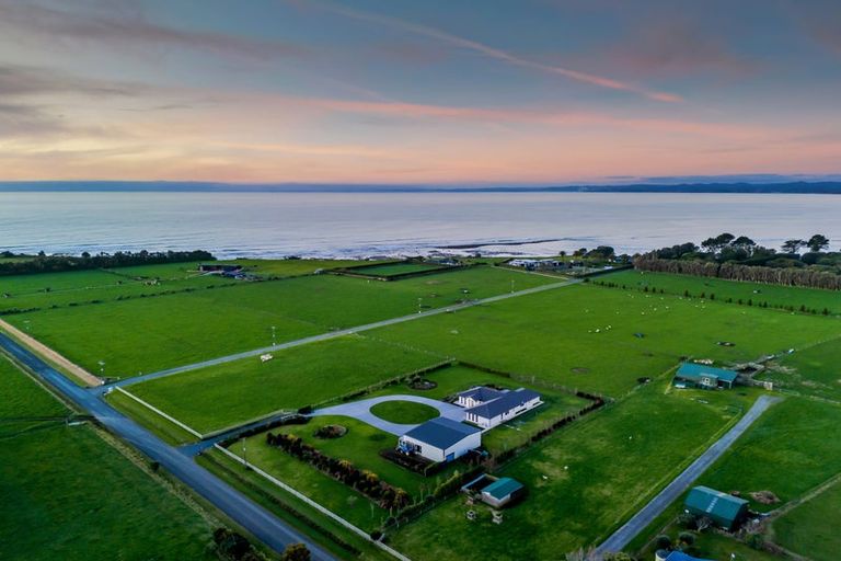 Photo of property in 60 Turangi Road, Motunui, Waitara, 4383