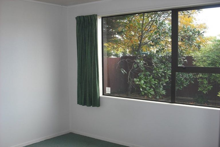 Photo of property in 9 Adams Place, Kelvin Grove, Palmerston North, 4414
