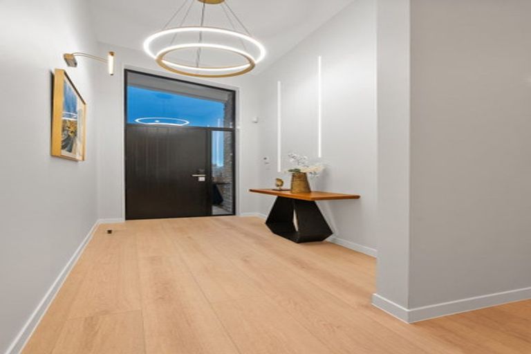 Photo of property in 24 Tipu Crescent, Wainui, 0992