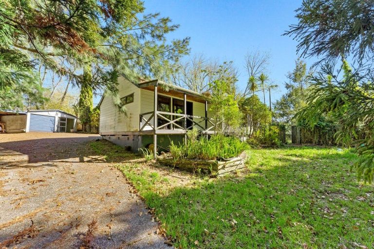 Photo of property in 200 Awa Road, Kumeu, 0891