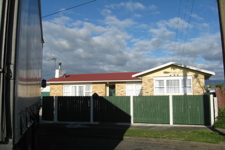 Photo of property in 9 Selwyn Street, Levin, 5510