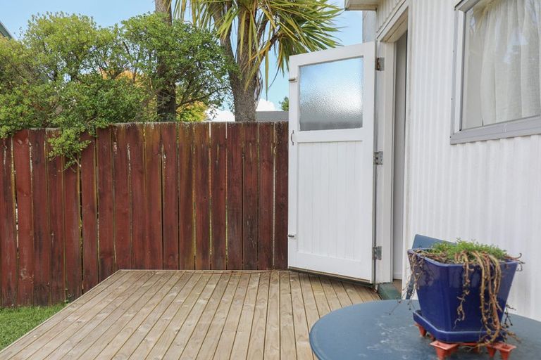 Photo of property in 116 Woodglen Road, Glen Eden, Auckland, 0602