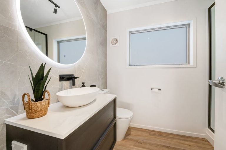 Photo of property in 53 Marellen Drive, Red Beach, 0932