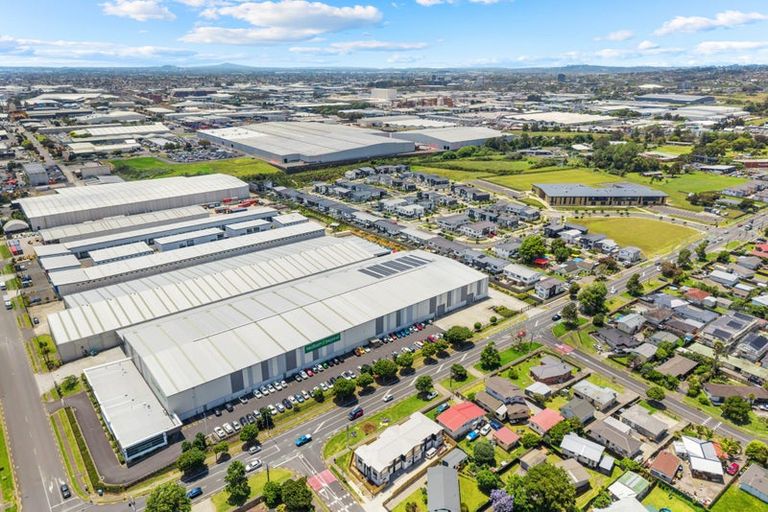 Photo of property in 2a Feasegate Street, Manurewa, Auckland, 2102