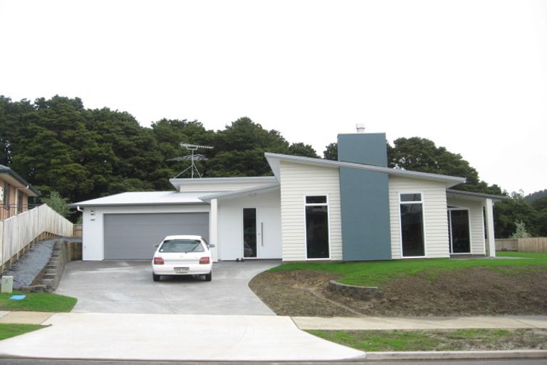 Photo of property in 24 Ysabel Crescent, The Gardens, Auckland, 2105