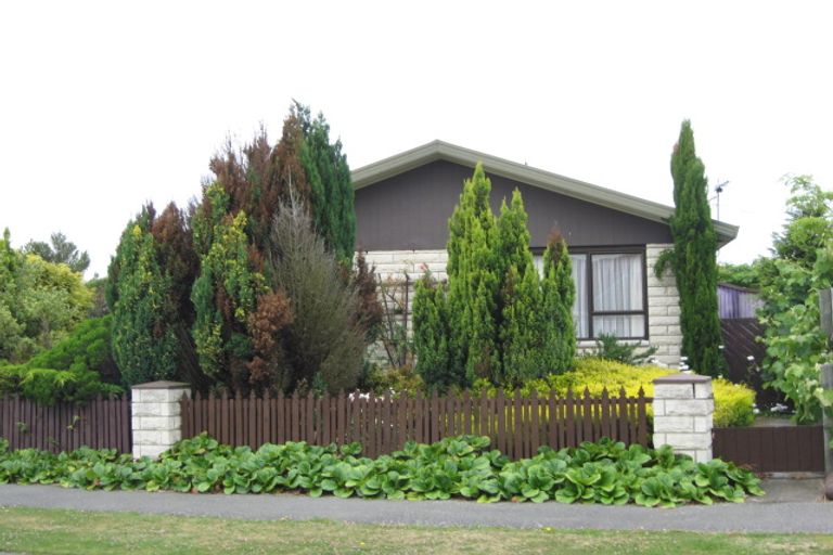 Photo of property in 28 Cowes Street, Avondale, Christchurch, 8061