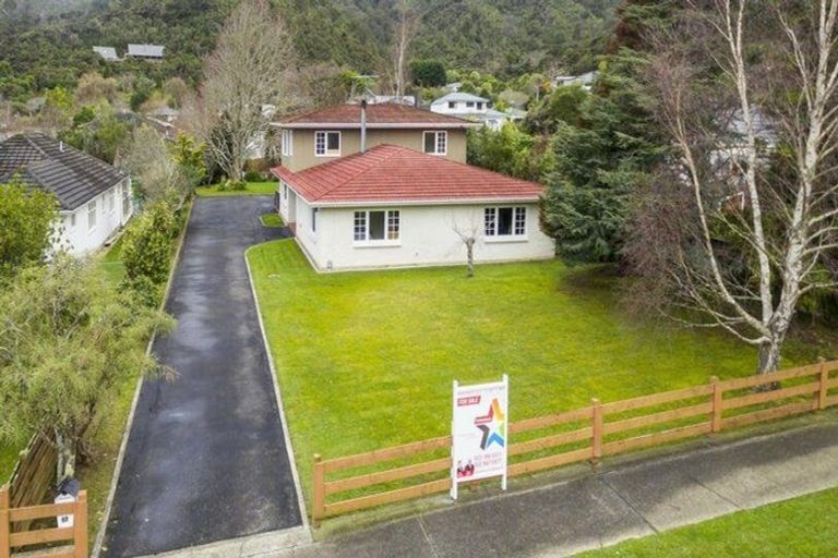 Photo of property in 57 Tawhai Street, Stokes Valley, Lower Hutt, 5019