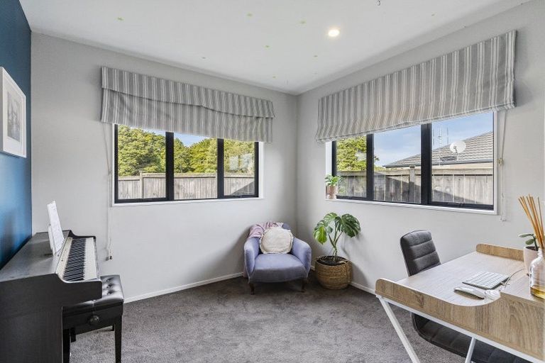 Photo of property in 19 Kahika Grove, Huapai, Kumeu, 0810